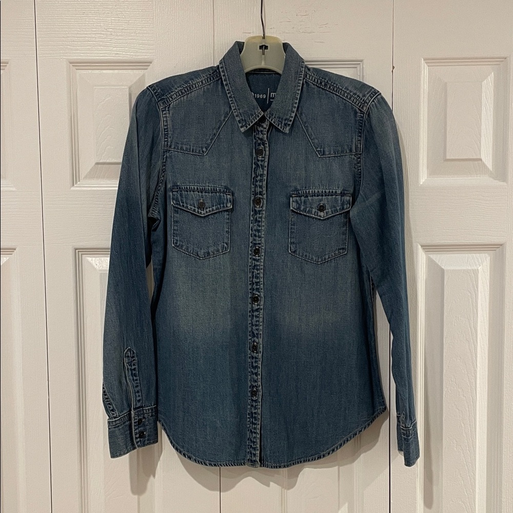 Gap 1969 Slim Fit Denim Button-Down Shirt